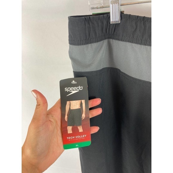 NWT Speedo Tech Volley UPF Swim Shorts size XL - Picture 4 of 6